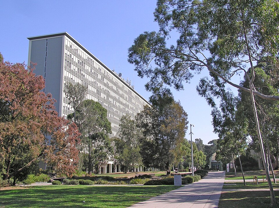 The Robert Menzies Building near the fountain at Clayton.