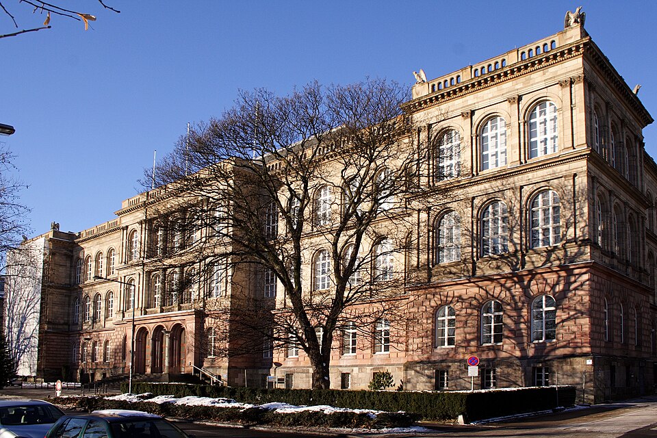 RWTH Aachen’s main building.